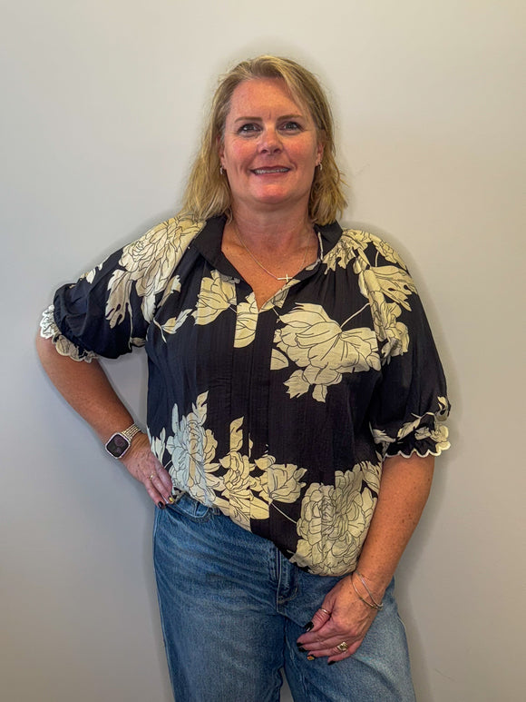 Floral Scalloped Trim Blouse