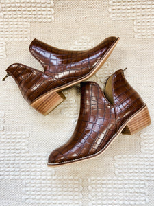 Vanish Brown Croco Bootie