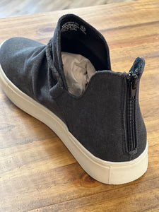 Legacy Sneaker