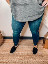Load image into Gallery viewer, Button Fly Frayed Jean
