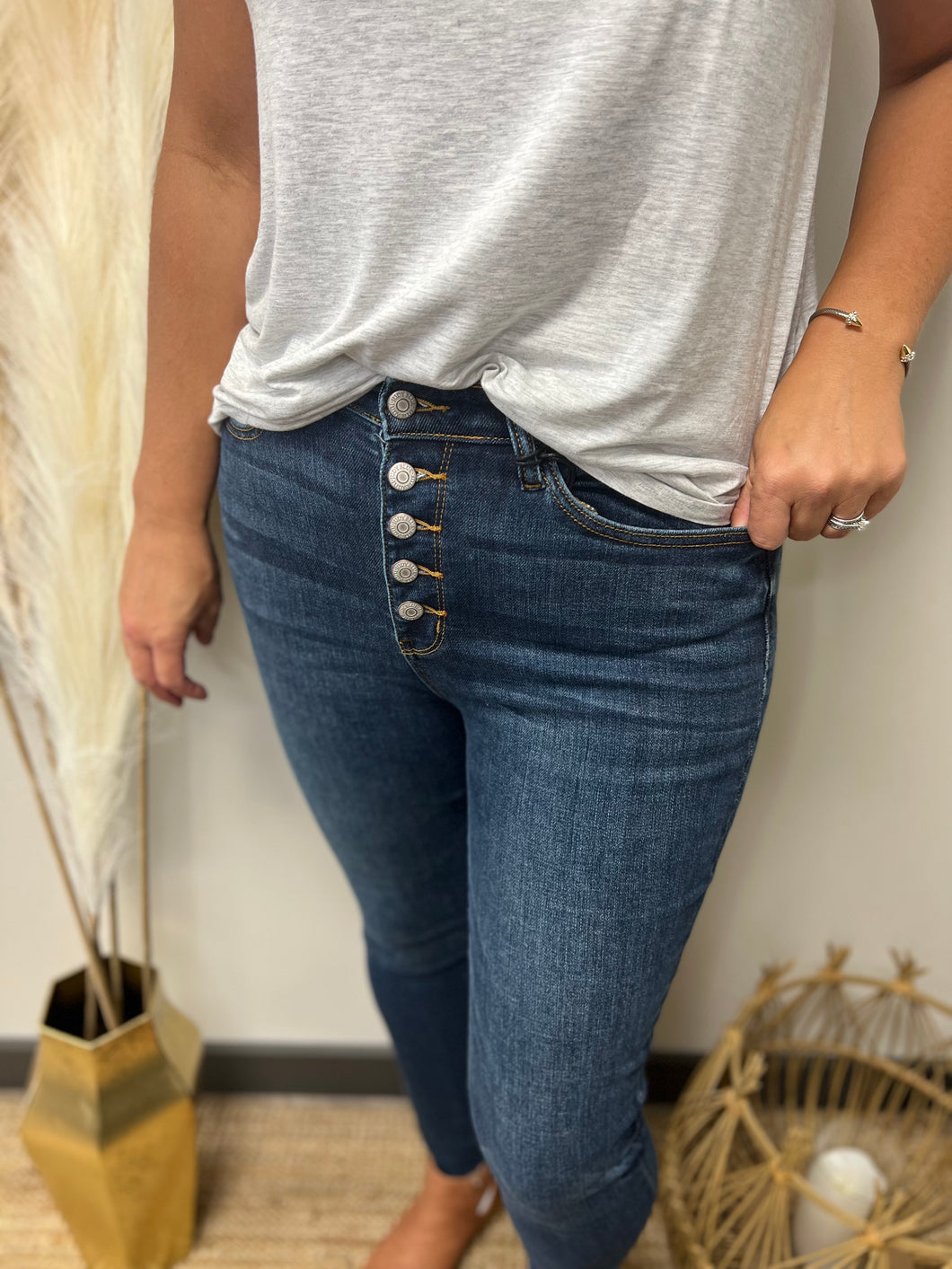 Button Fly Frayed Jean